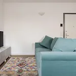 Bilocale Con Balcone Vicino Palazzo Del Ghiaccio
